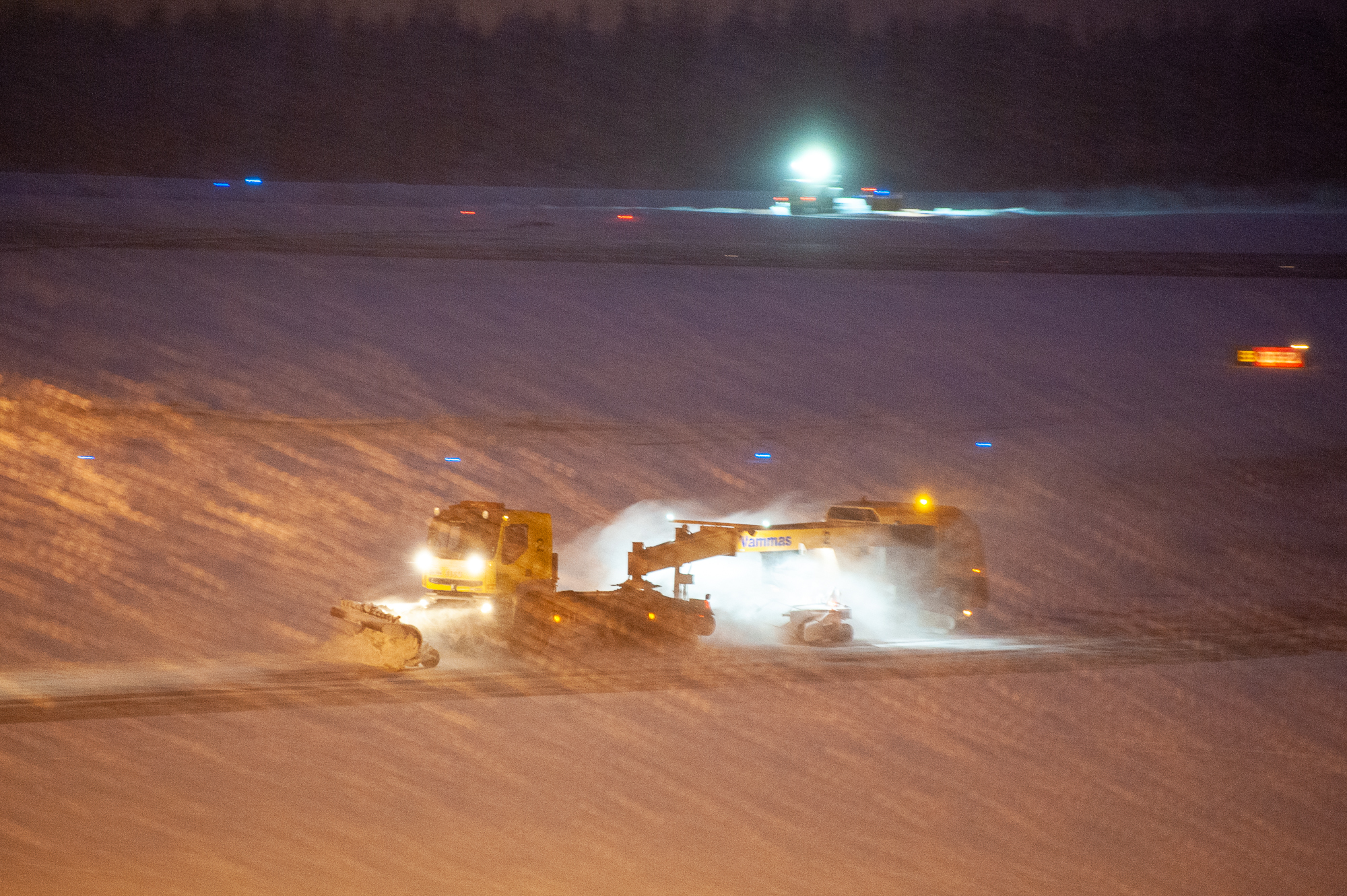 Snow removal from runway is needed for safe landing. Photo Heikki Juntti (FMI)