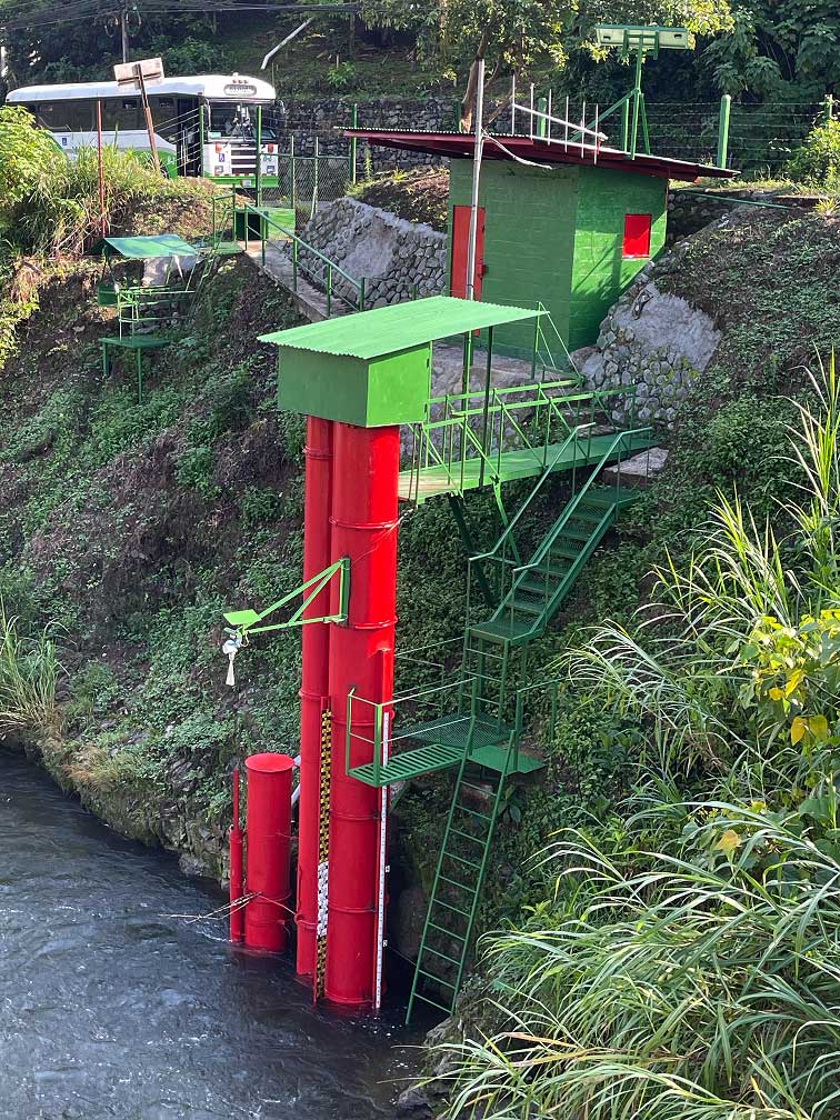 Gauging station by : Evan Baddock Principal Technician - Environmental Monitoring - Quality Assurance Manager Quality Assurance Manager – Environmental Monitoring National Institute of Water & Atmospheric Research Ltd (NIWA)