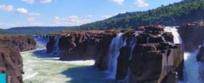 Cover of the "State of the Climate in Latin America and the Caribbean 2024" report, featuring waterfalls and logos of the World Meteorological Organization and other symbols.